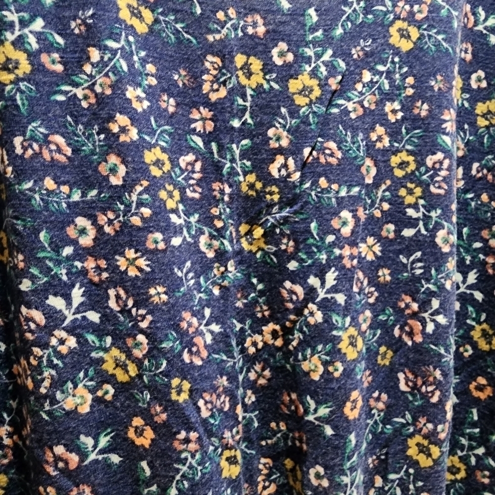 SO Blue floral short sleeve shirt Size small - Picture 2 of 9